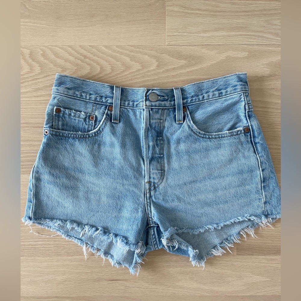Levi’s 501 Shorts Womens Cutoffs Button Fly High Rise Distressed Sz 27